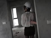 工地水電工之狼狽圍奸黑絲包臀裙收驗員女神被迷昏強迫